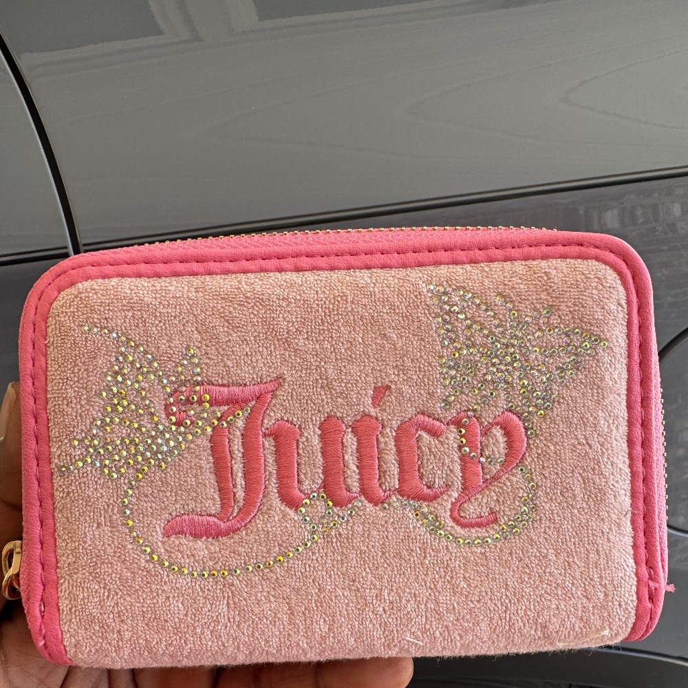 Juicy Couture pink lemonade/pink diamond wing it double medium zip around